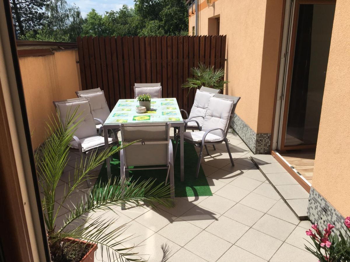 Apartman Slunecnice S Terasou Ceske Budejovice Dış mekan fotoğraf